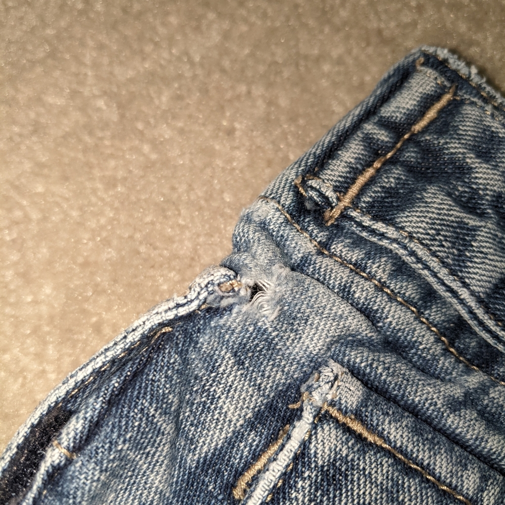 Old navy Jean shorts - Picture 3 of 16